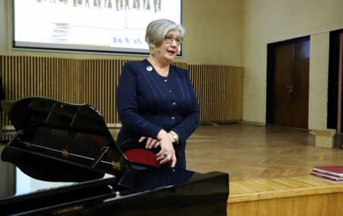 Antrai kadencijai išrinkta Šiaulių valstybinio kamerinio choro „Polifonija“ vadovė Nijolė Saimininkienė