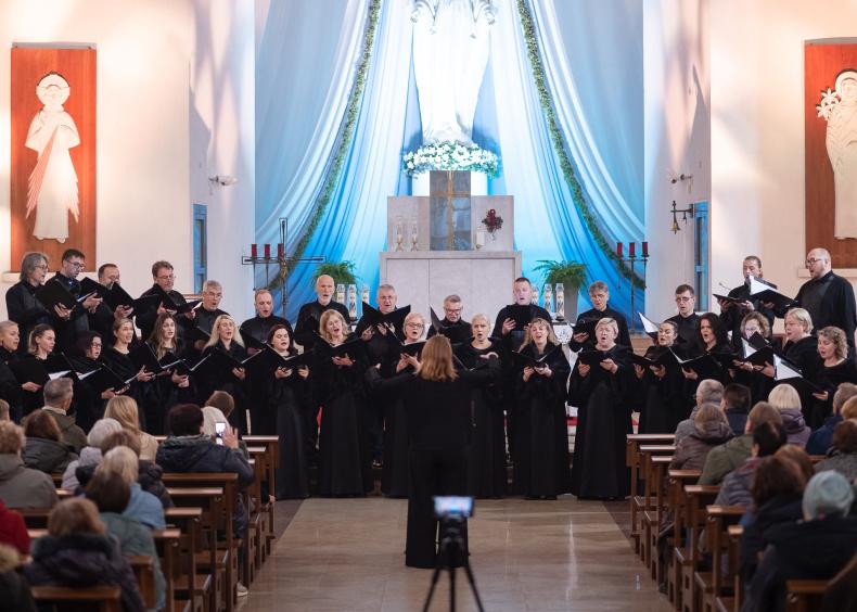 Muzikinė malda rudens tylai. Įvyko pirmasis „Tebūnie šviesa“ etapas